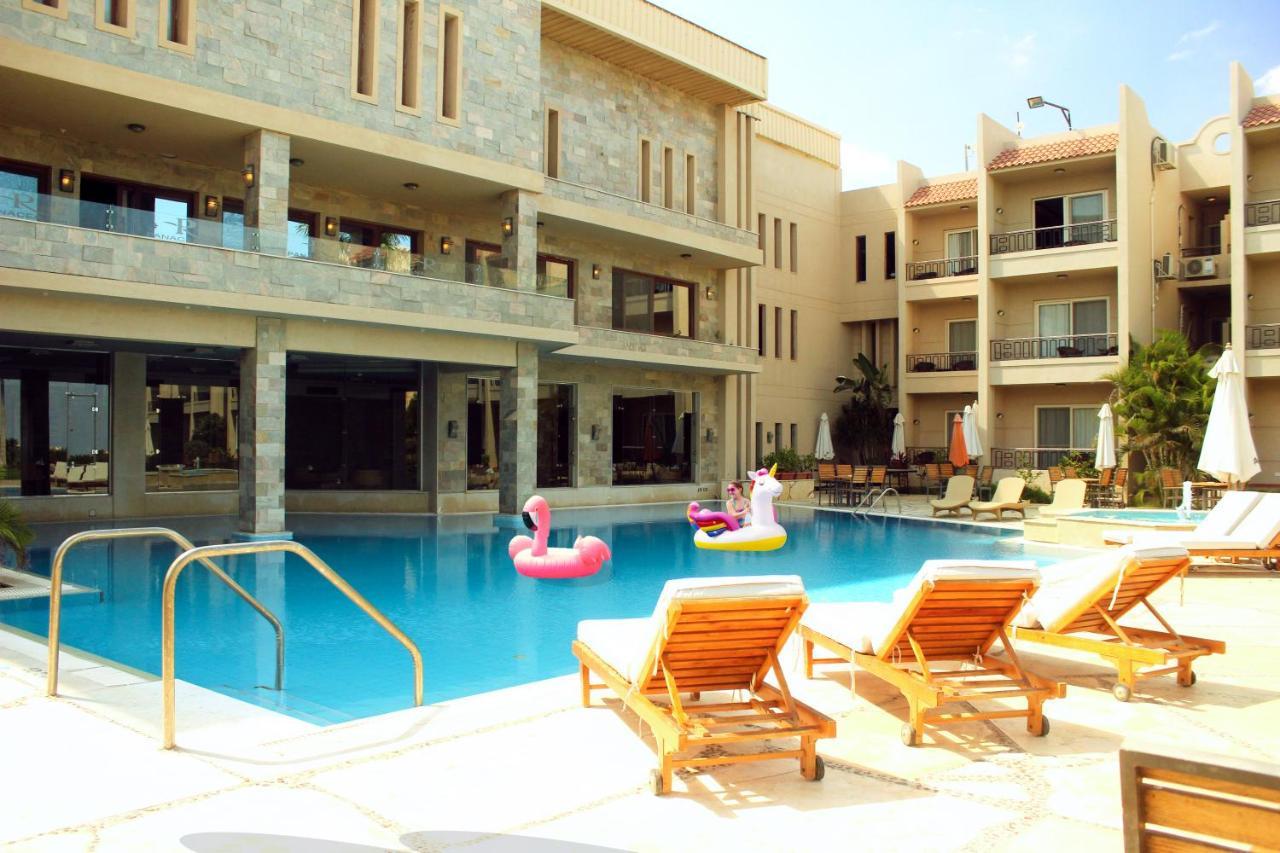 Panacea Suites Hotel Borg El Arab Exterior foto